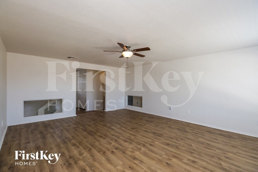 Building Photo - 31315 N Shale Dr