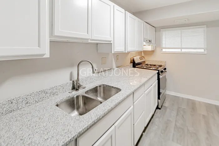 Building Photo - 155 Ben Nevis Rd