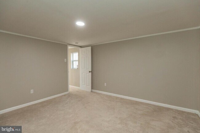 Building Photo - 462 Wild Rose Ln