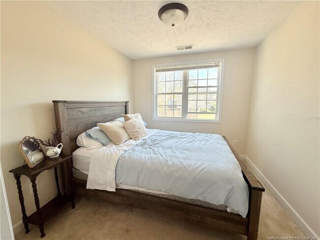 Building Photo - 234 Pender Rd