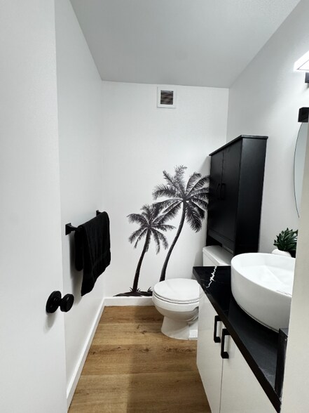 Building Photo - 975 Ala Lilikoi St