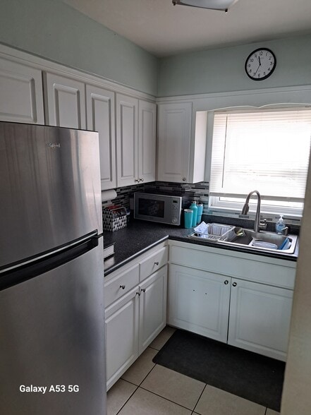 Kitchen - 35 44th Ave