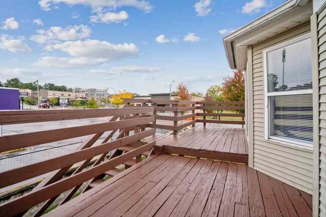 Building Photo - 2118 College St