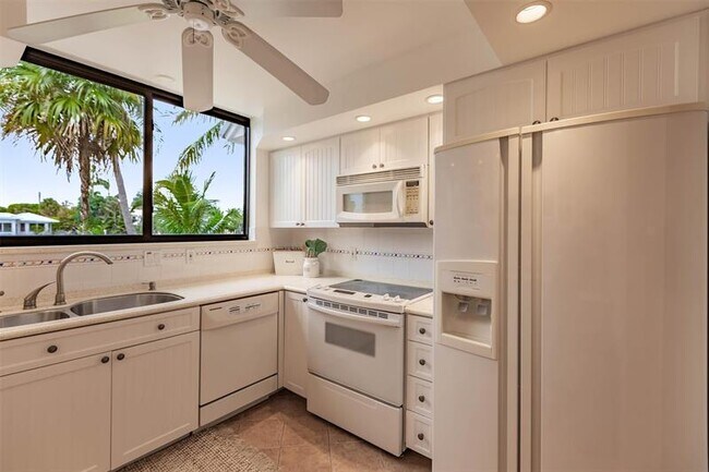 Building Photo - 1665 S Ocean Ln