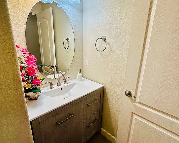 Building Photo - 2052 Twin Creeks Pl