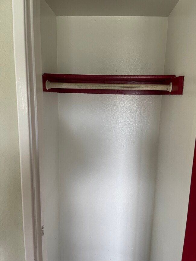 Building Photo - 15946 Vanowen St