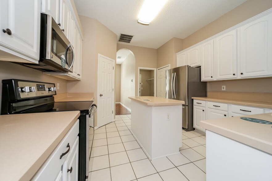 Building Photo - 12589 Hidden Gardens Dr