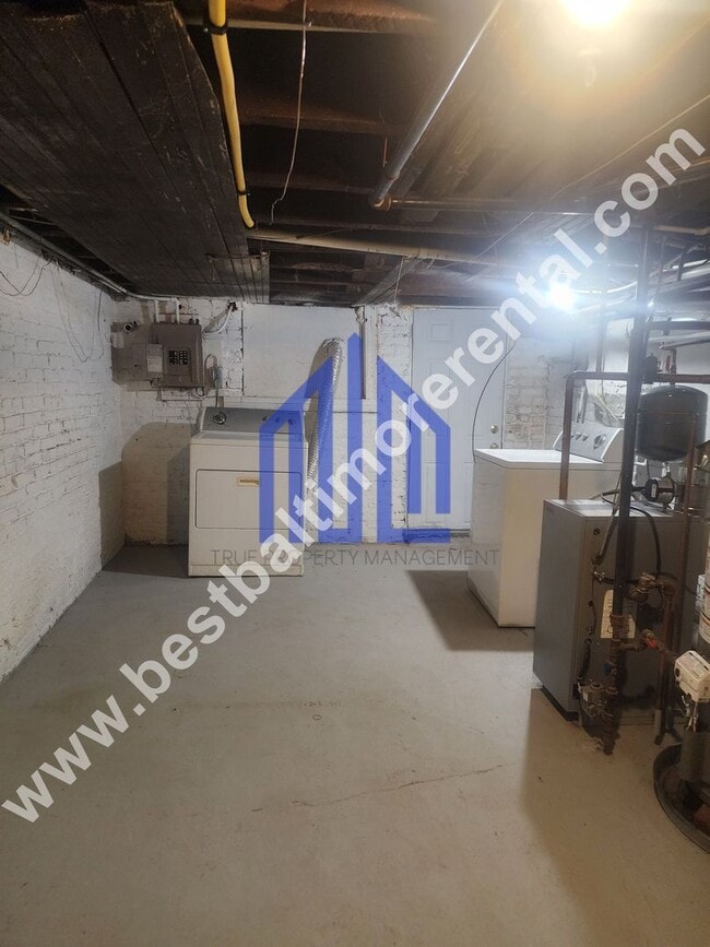 Building Photo - Spacious 3 Bedroom Home  In East Baltimore