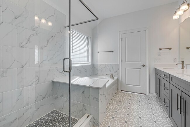 Building Photo - 15702 Rosemary Hl Ln