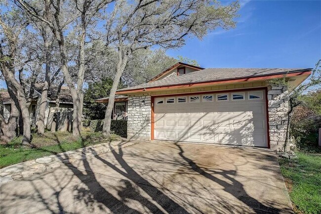 Building Photo - 605 Russet Valley Dr