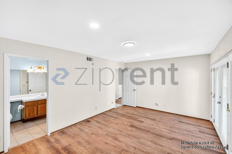 Building Photo - 22136 Woodcreek Ln