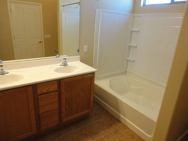Building Photo - 6563 E Ladonna Ln