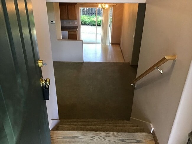 Building Photo - h978 - 980