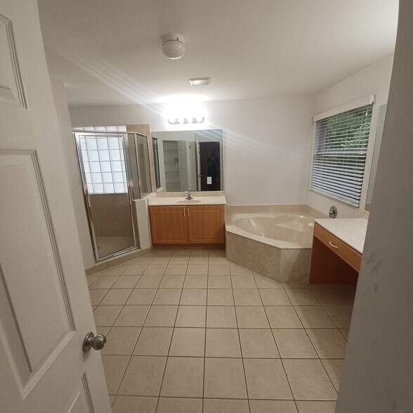 Building Photo - 6258 Adriatic Way