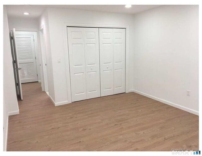 Building Photo - 3 Woods Hollow Ct