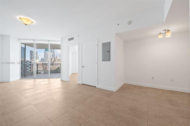 Building Photo - 350 S Miami Ave