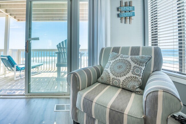 Building Photo - PERFECT "WORK FROM HOME" LOCATION ONLY DEC-JANUARY LEFT