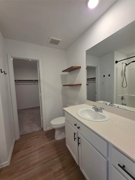 Building Photo - 314 Riverwood Village Ln