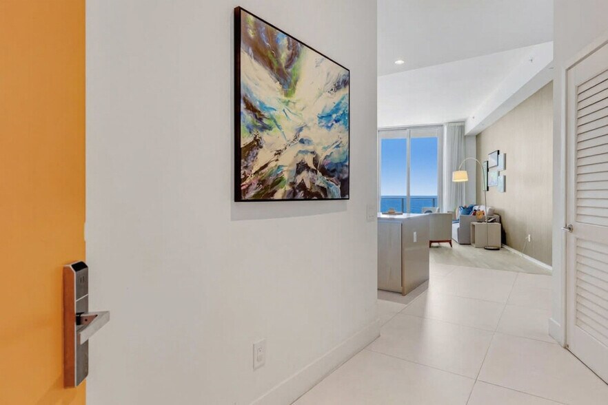 Building Photo - 4111 S Ocean Dr