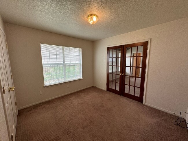 Building Photo - 4201 Lost Oak Dr