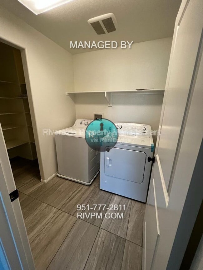 Building Photo - 8284 Camino Alto Dr