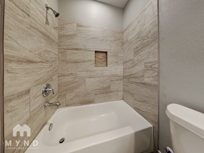 Building Photo - 16649 E Hammon