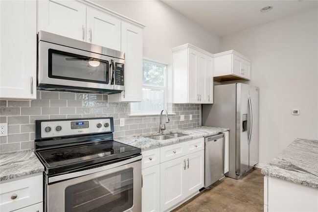 Building Photo - 811 Gunter St