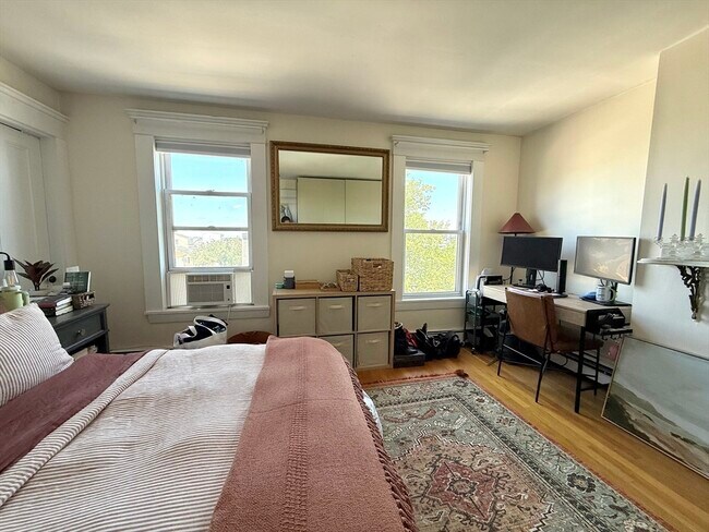 Building Photo - 276 Bunker Hill St