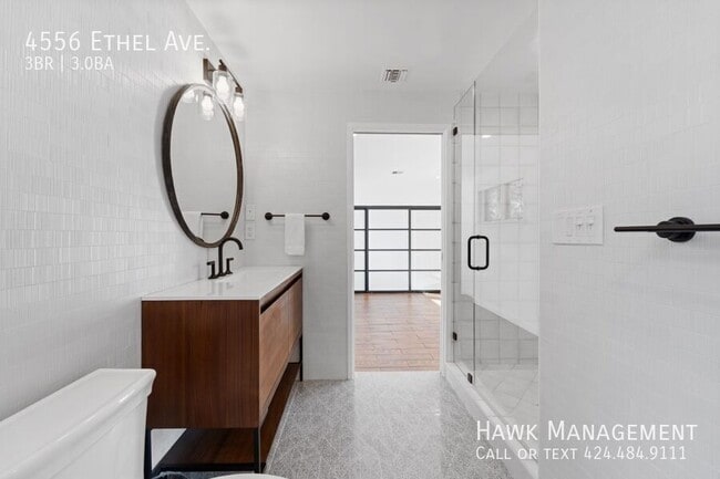 Building Photo - 4556 Ethel Ave