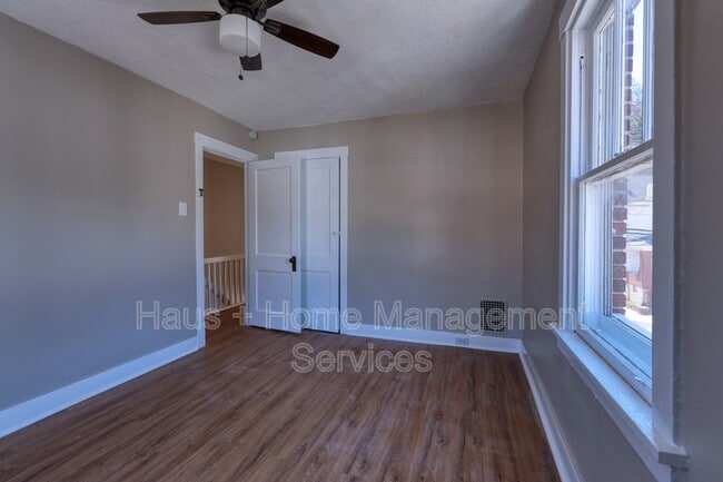 Building Photo - 68 Dewey St