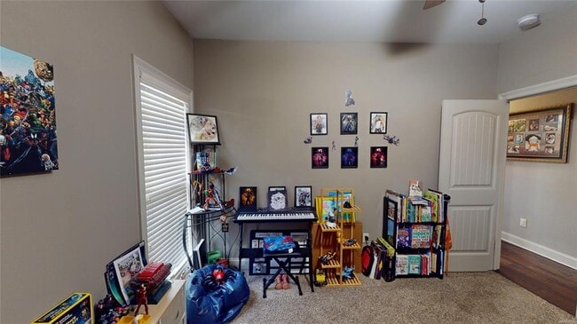 Building Photo - 150 Village Ct