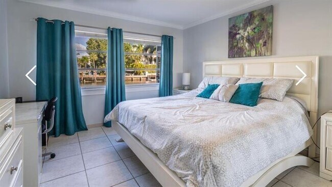 Building Photo - 470 Paradise Isle Blvd