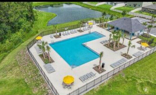 Building Photo - ****PRICE REDUCTION****    Ready for immed...