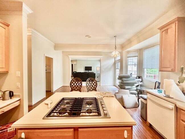 Building Photo - 10503 Aubinoe Farm Dr