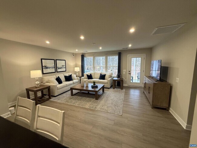 Building Photo - 5175 Lazy Branch Ln