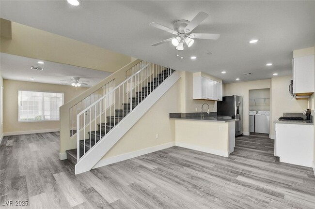 Building Photo - 8824 Cornwall Glen Ave