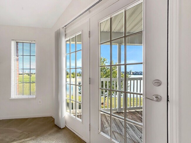 Building Photo - Luxurious Lakeside Living: Spacious 2-Bedr...