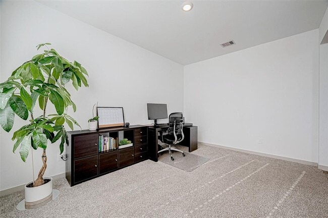 Building Photo - 6911 Amber Clf Ln