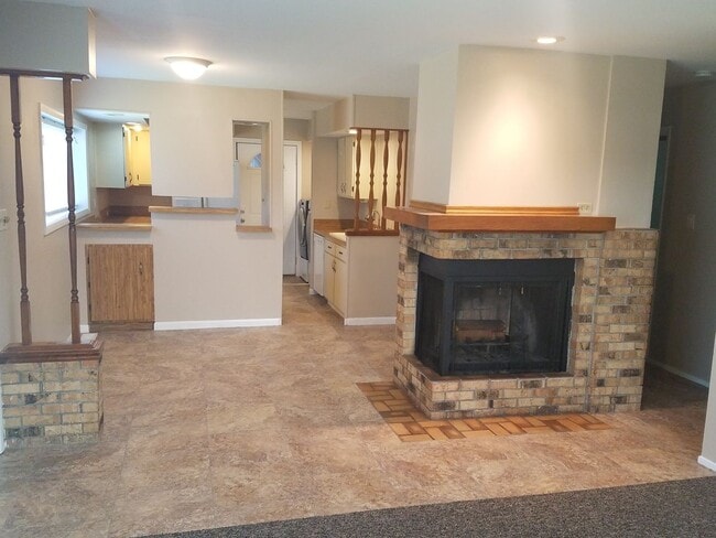 Building Photo - 3122 Voll Ln