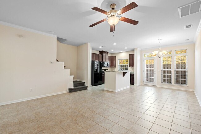 Building Photo - Beautiful 3 BR, 2.5 BA Townhome Easy Access to I-85 & I-385