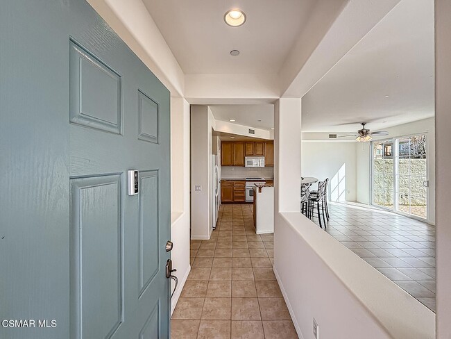 Building Photo - 2930 Esperanza Way