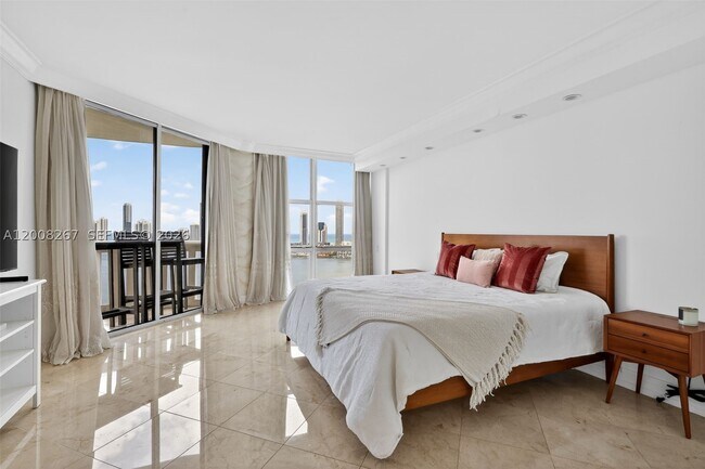 Building Photo - 3000 Island 2305 Is