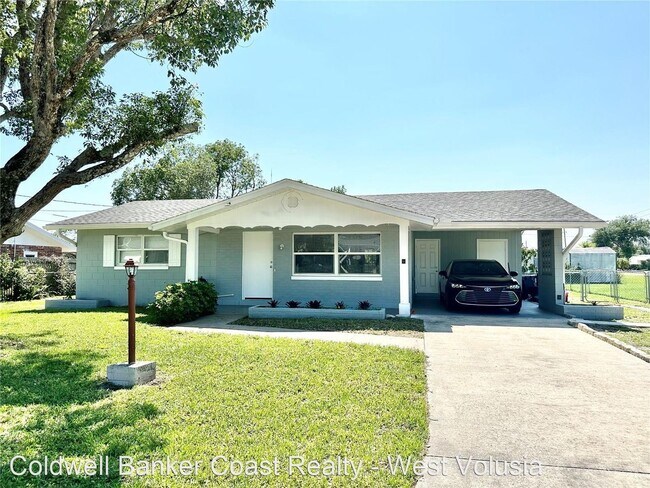 Primary Photo - 2 br, 1.5 bath House - 2215 Poinsettia Dr
