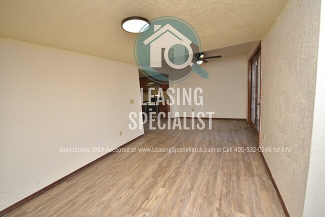 Building Photo - Central Norman 3 Bed 3 Bath MOVE IN SPECIA...