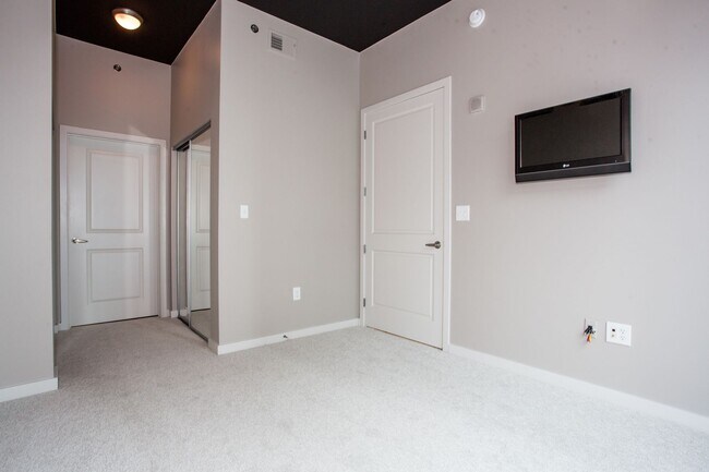 Building Photo - Stunning Downtown Views From 2BR 2BA Corner Unit in the Encore! $3,500 Per Month