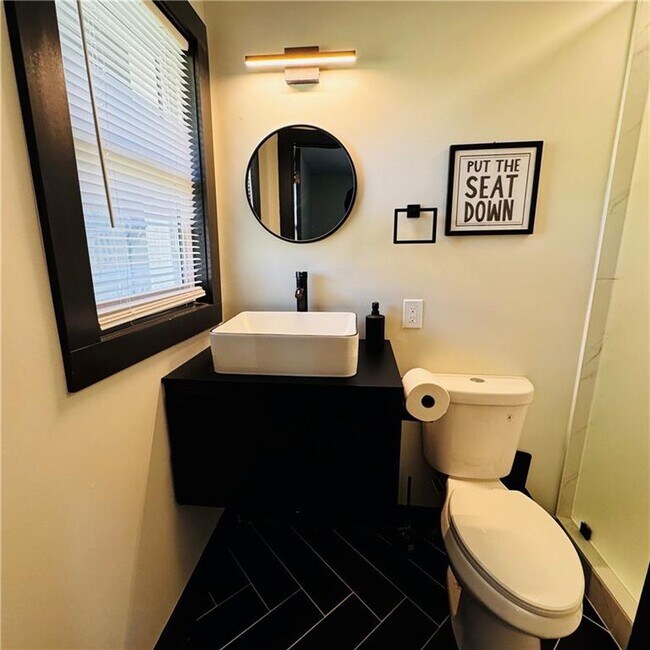 Building Photo - 2054 Fargo Pl SE