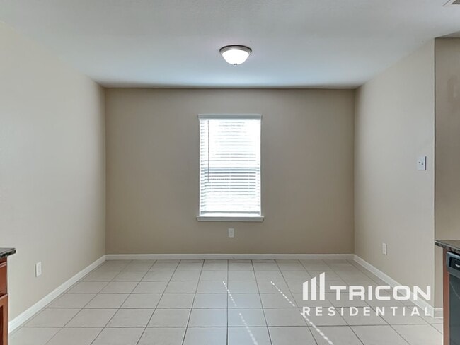 Building Photo - 900 American Monarch Dr