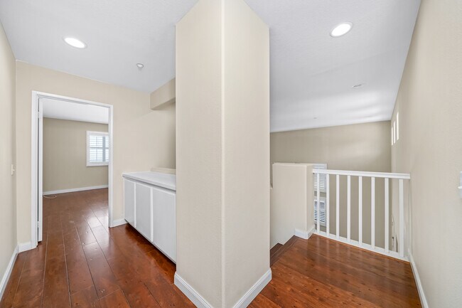 Building Photo - 29557 Crest View Ln
