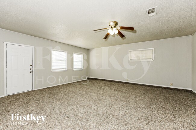 Building Photo - 218 Long Shadow Ln