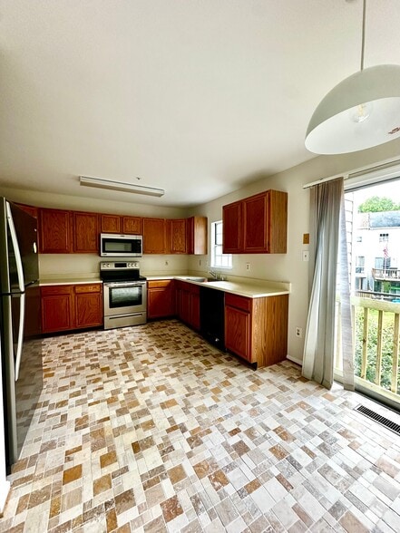Building Photo - 2558 Ambling Cir